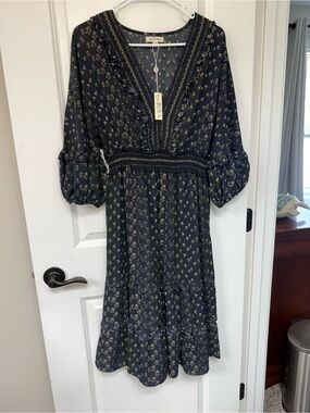NWT Max Studio Navy Floral Tiered V-Neck Flowy Dress